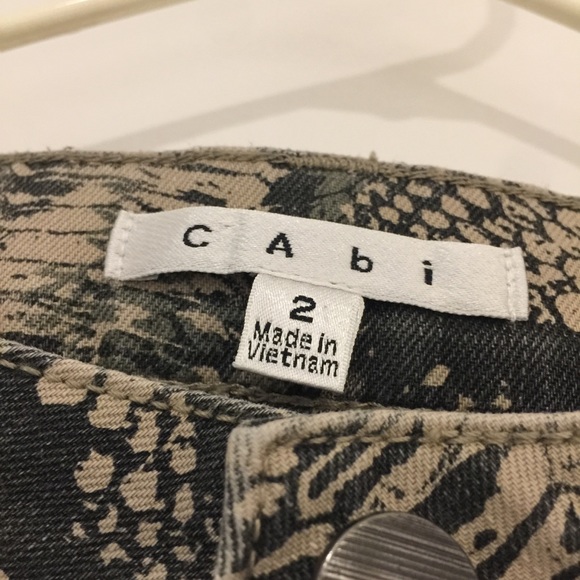 CAbi. Jean size 2 women’s and juniors. COOL ITEM!! - Picture 2 of 3